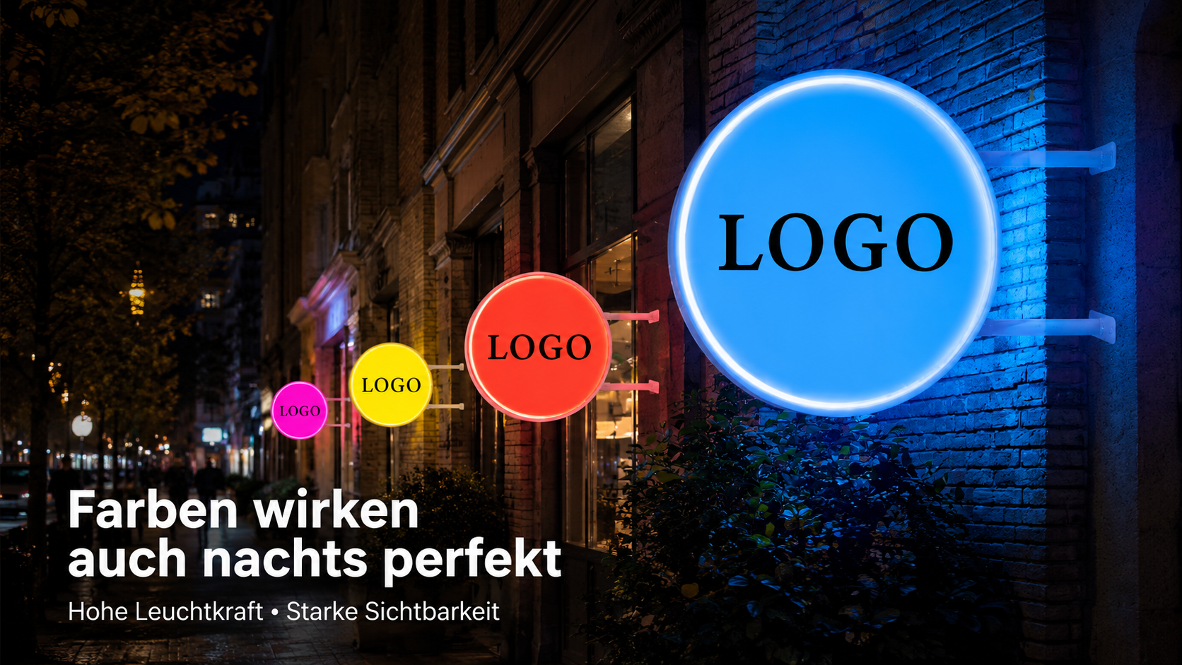 Reihe leuchtender runder Schilder in Blau, Rot, Gelb und Pink an einer Hausfassade bei Nacht, Text: Farben wirken auch nachts perfekt.