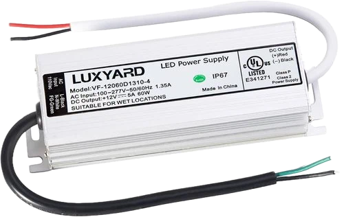Luxyard LED-Netzteil/Treiber in Aluminiumgehäuse mit aufgedruckten technischen Daten, Eingangs- und Ausgangskabeln und IP67-Kennzeichnung